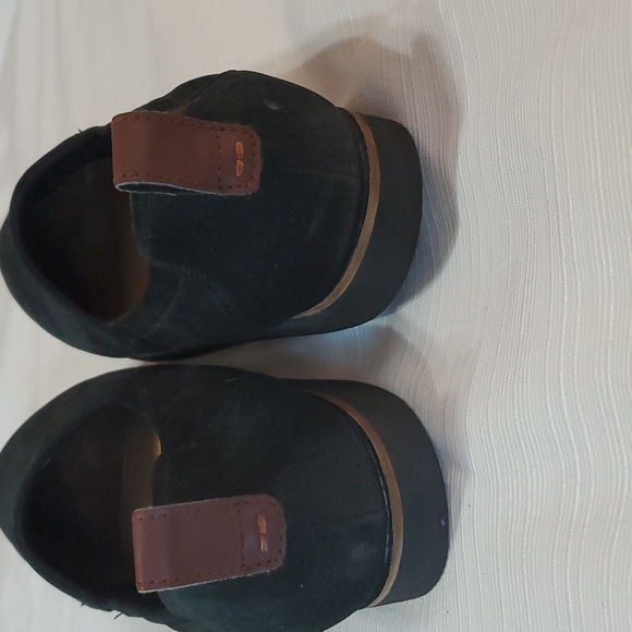 Shoes - Picture 5 of 7